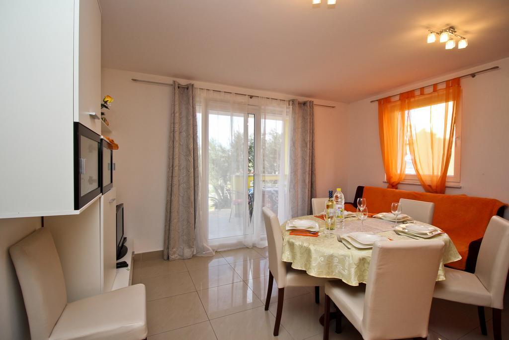 Apartments Koritnik Punat Quarto foto