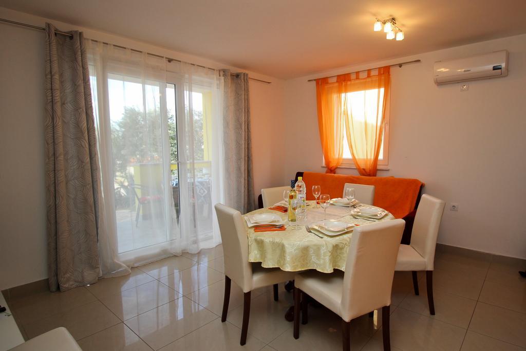 Apartments Koritnik Punat Quarto foto